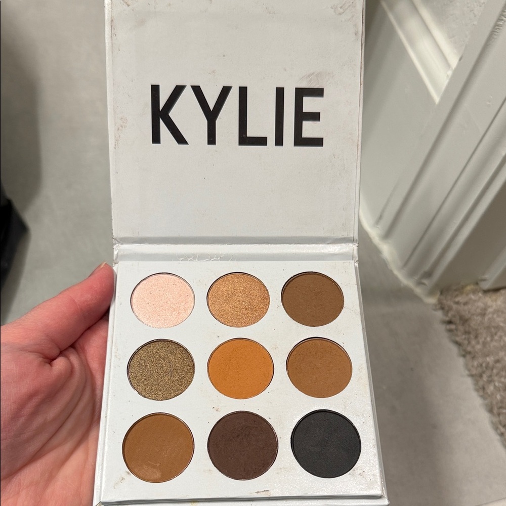 Kylie Cosmetics Eyeshadow Palette - Warm Neutrals